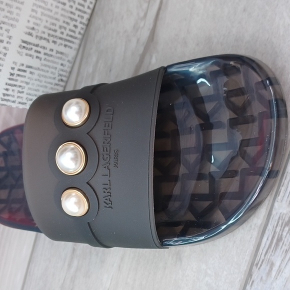 Karl Lagerfeld Slides NWOT - Picture 2 of 6